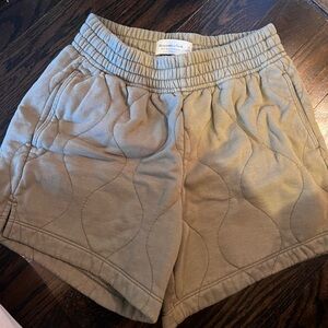 A&F// high rise quilted shorts